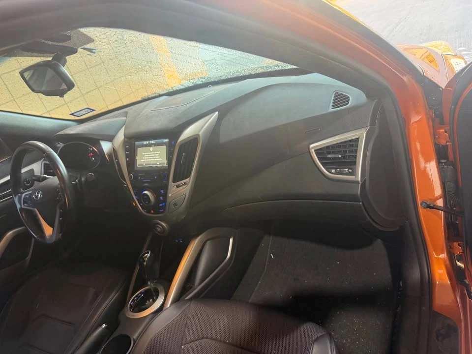 2016 Hyundai Veloster - Image 7 of 9