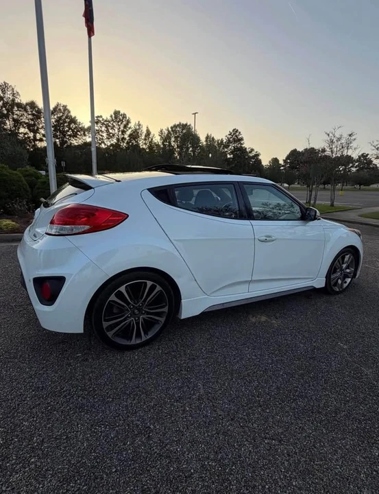 2016 Hyundai Veloster - Image 3 of 12
