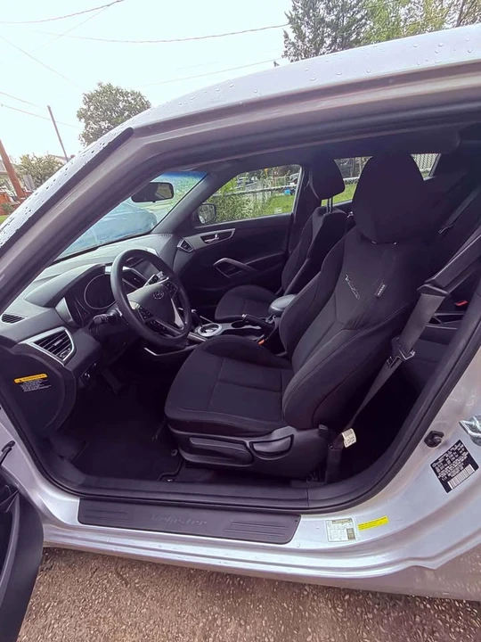 2016 Hyundai Veloster - Image 14 of 20