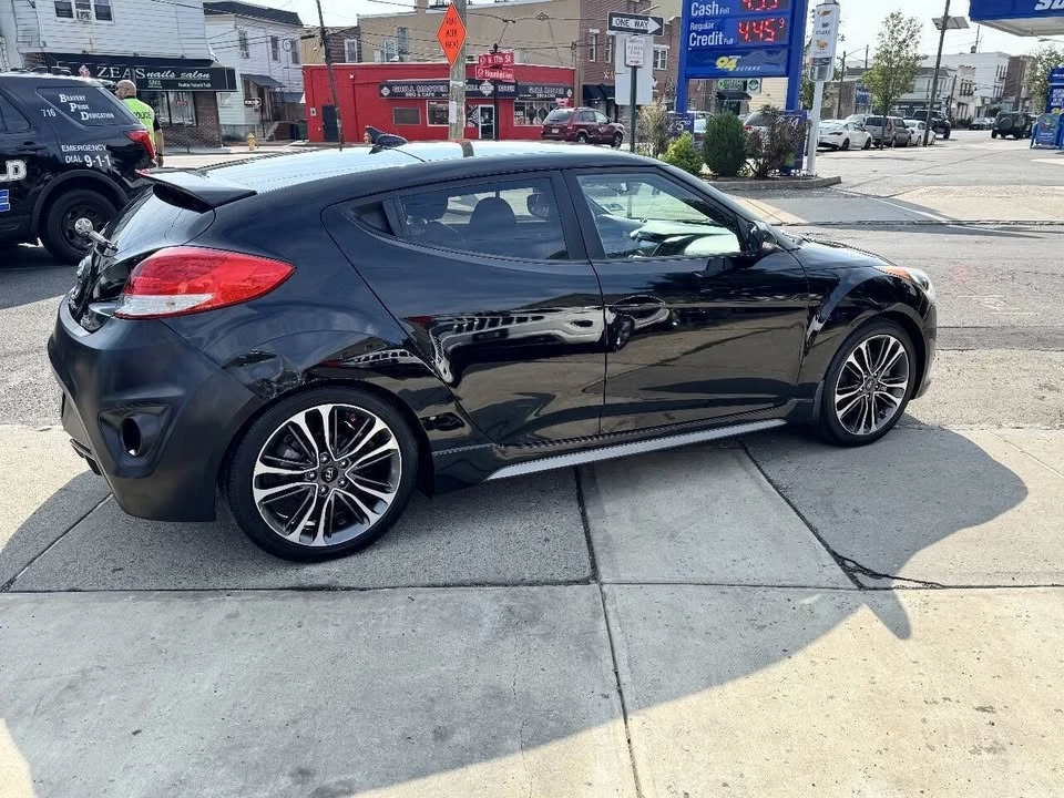 2016 Hyundai Veloster - Image 13 of 20