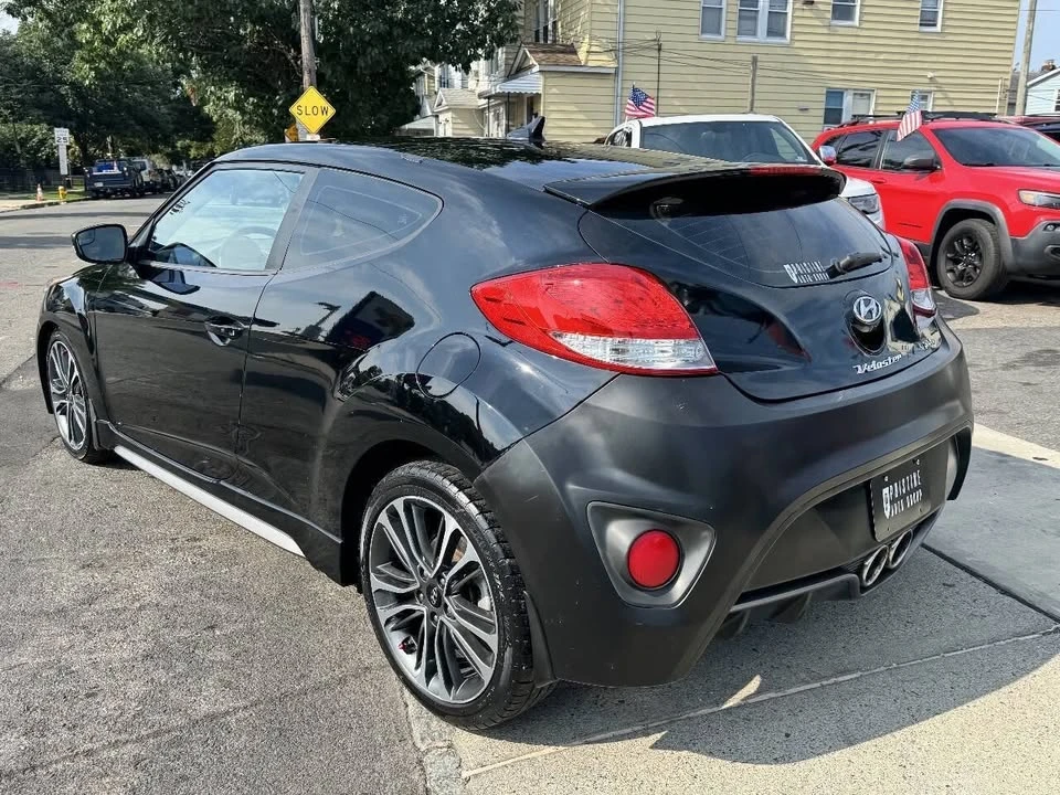 2016 Hyundai Veloster - Image 8 of 20
