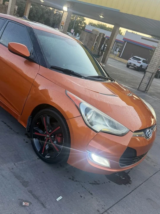 2016 Hyundai Veloster - Image 3 of 9