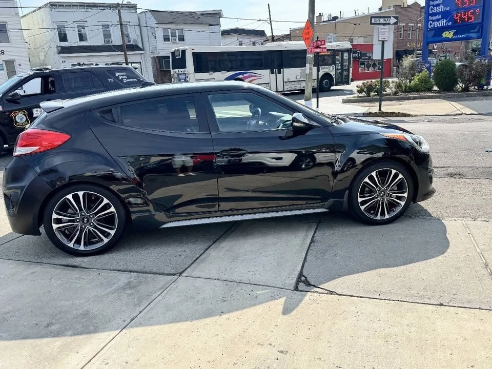 2016 Hyundai Veloster - Image 14 of 20