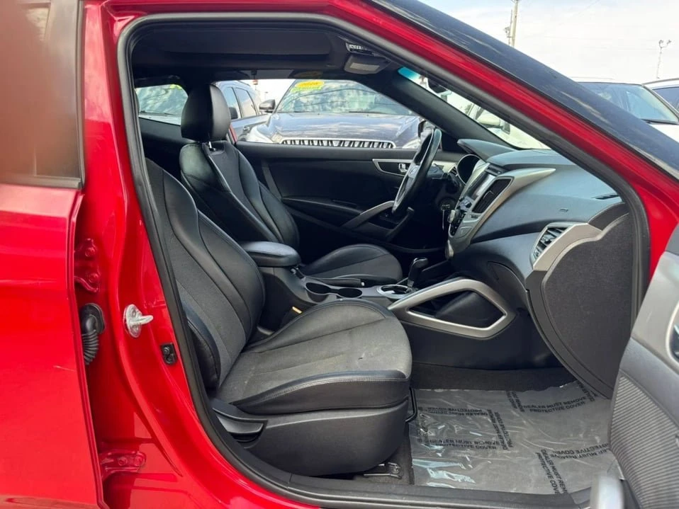 2016 Hyundai Veloster - Image 10 of 20