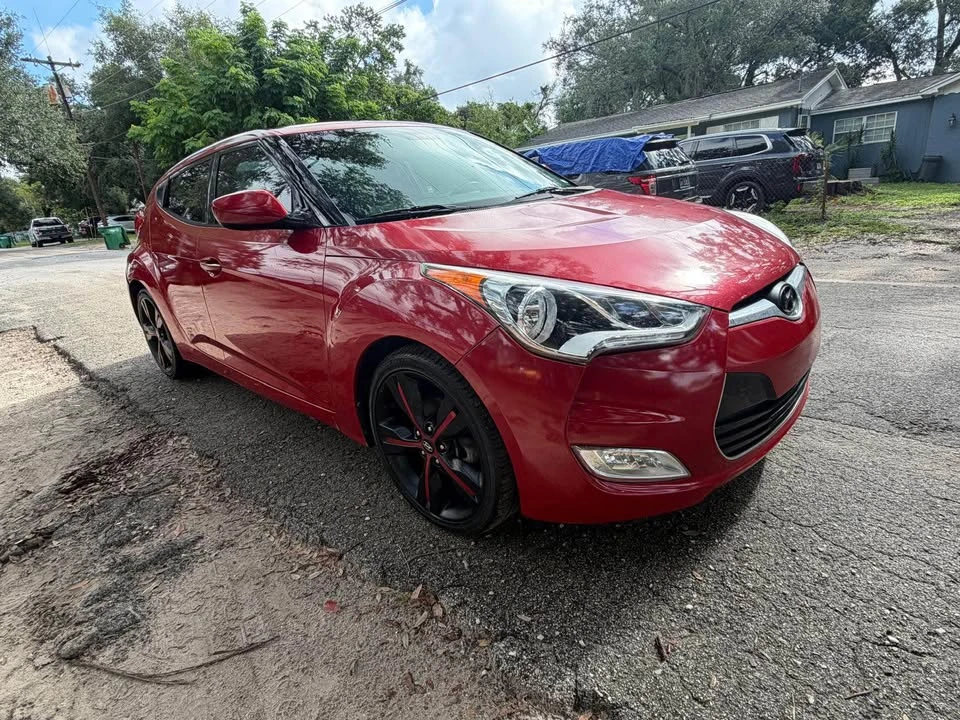 2016 Hyundai Veloster - Image 10 of 12