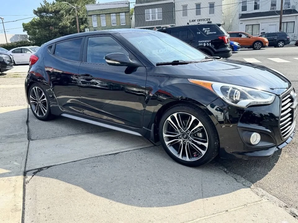2016 Hyundai Veloster - Image 18 of 20