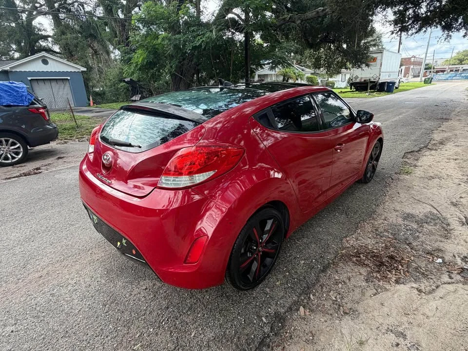 2016 Hyundai Veloster - Image 11 of 12