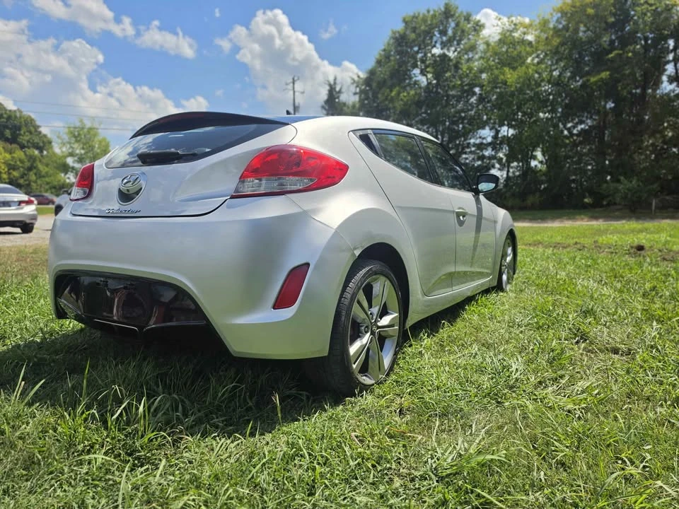 2016 Hyundai Veloster - Image 4 of 10