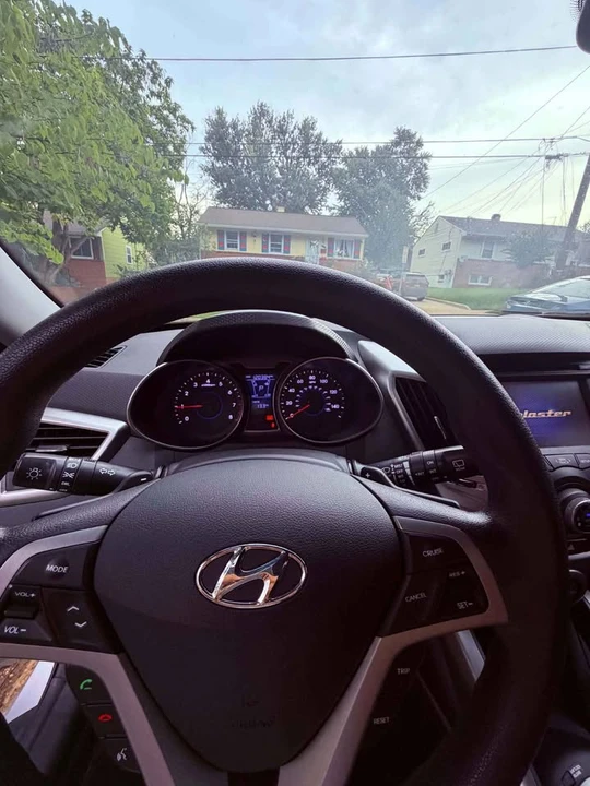 2016 Hyundai Veloster - Image 16 of 20