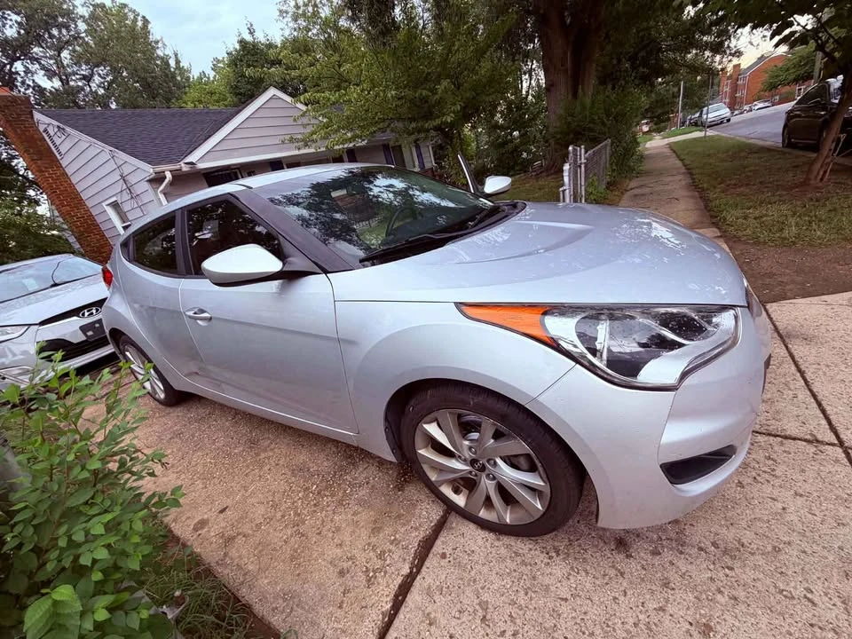 2016 Hyundai Veloster - Image 2 of 20