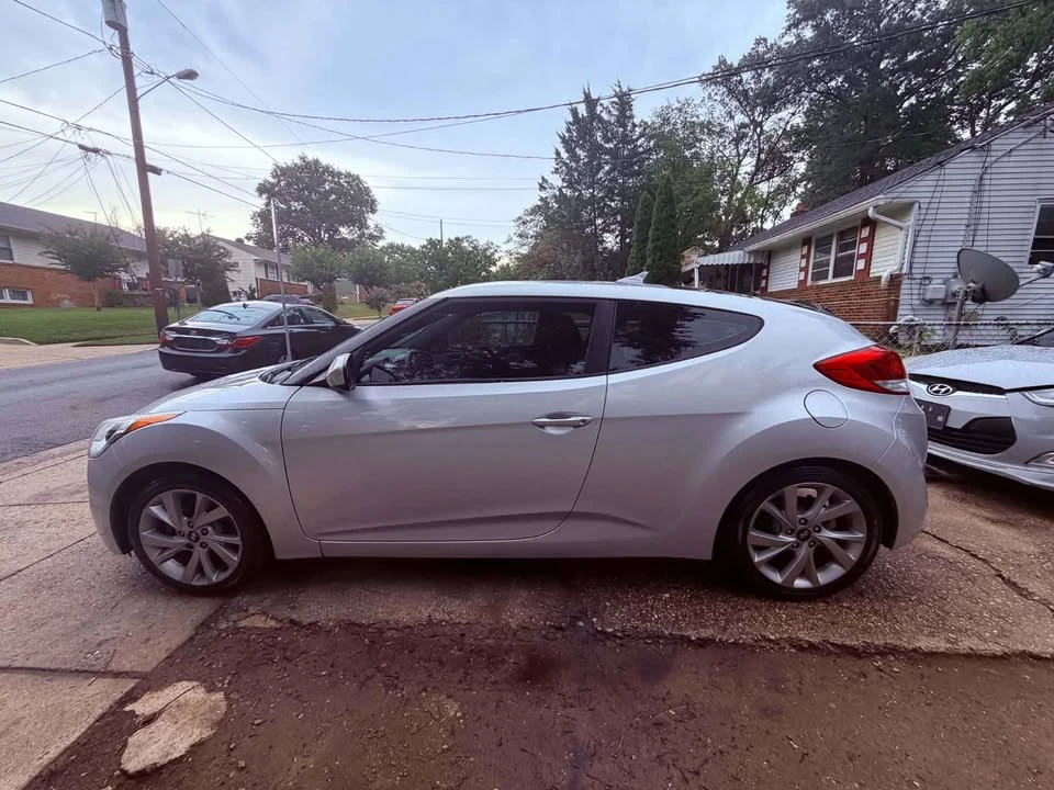2016 Hyundai Veloster - Image 4 of 19