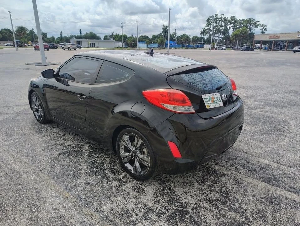2016 Hyundai Veloster - Image 7 of 9