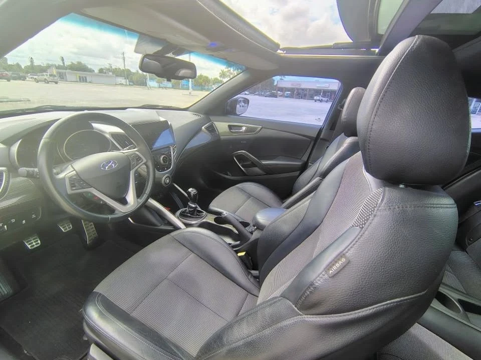 2016 Hyundai Veloster - Image 9 of 9