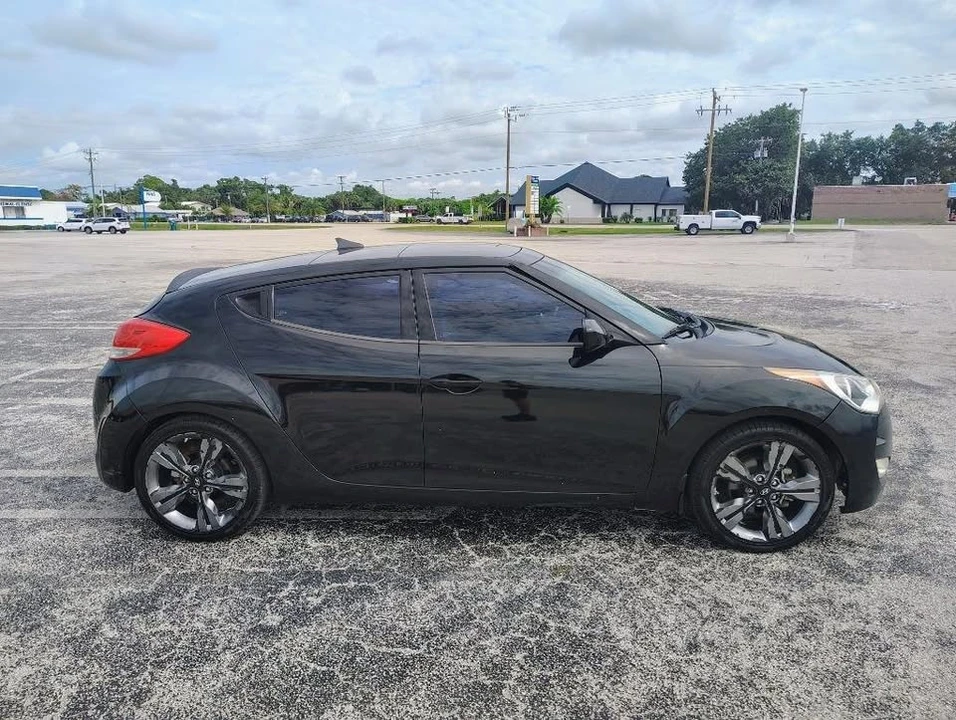 2016 Hyundai Veloster - Image 4 of 9