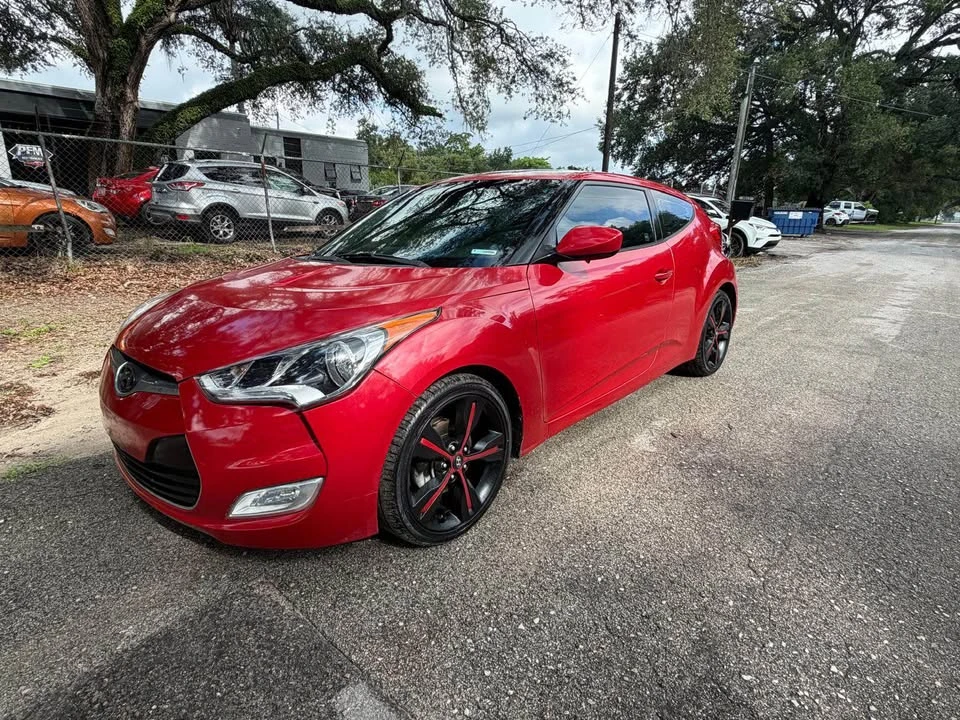 2016 Hyundai Veloster - Image 2 of 12