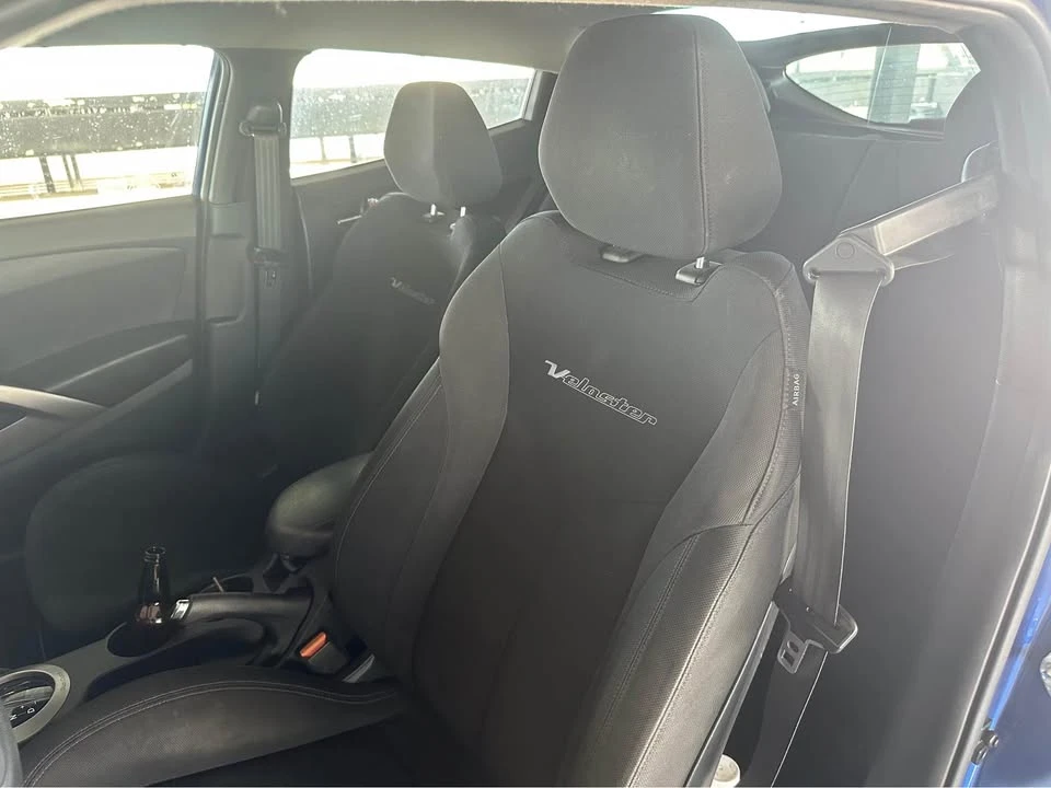 2016 Hyundai Veloster - Image 4 of 9