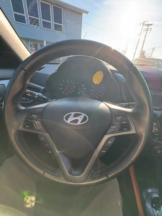 2016 Hyundai Veloster - Image 13 of 15