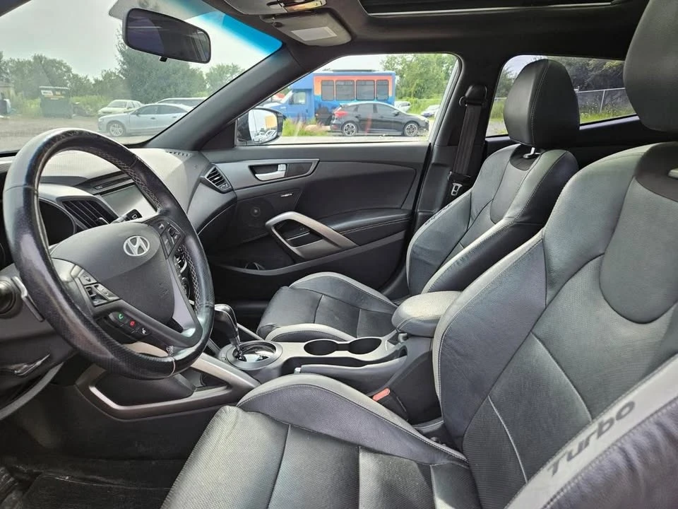 2016 Hyundai Veloster - Image 15 of 20