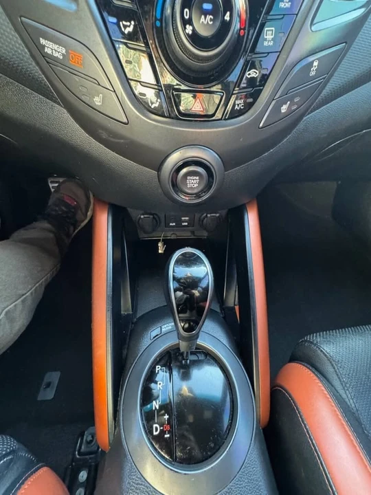 2016 Hyundai Veloster - Image 15 of 15