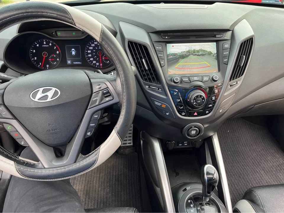 2016 Hyundai Veloster - Image 14 of 17