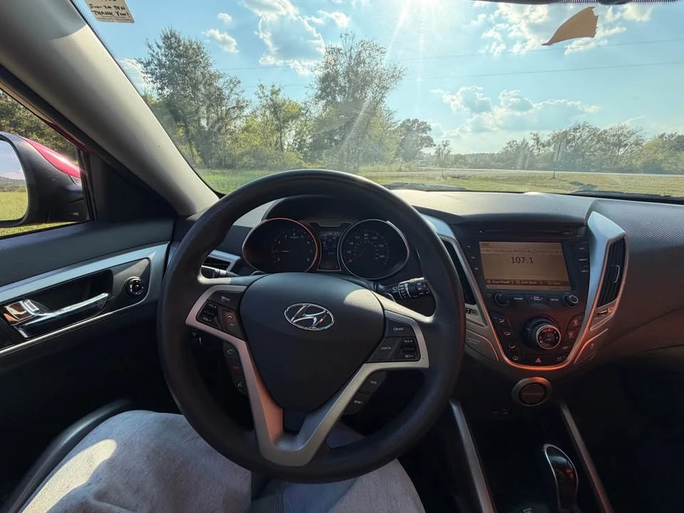 2016 Hyundai Veloster - Image 6 of 8
