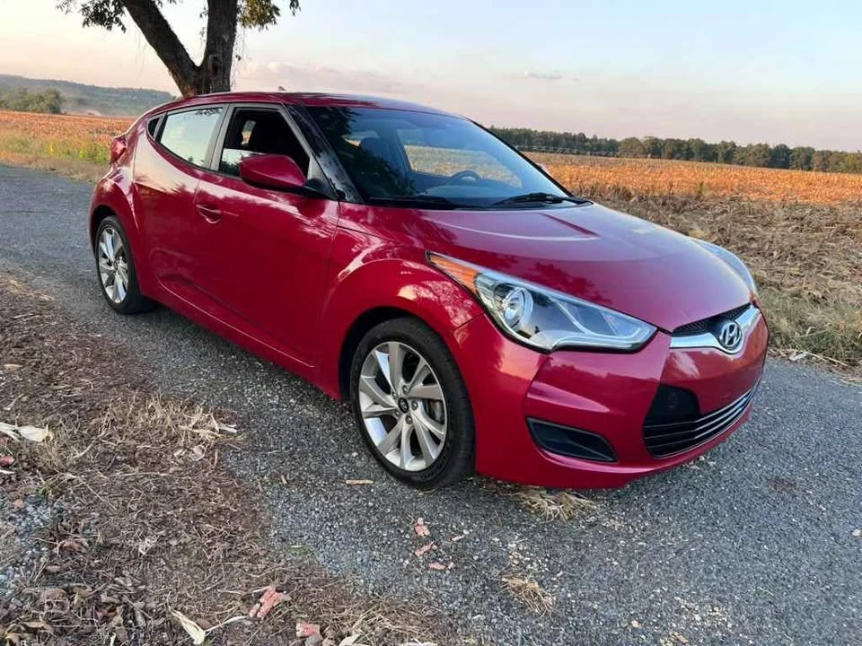 2016 Hyundai Veloster - Image 5 of 8