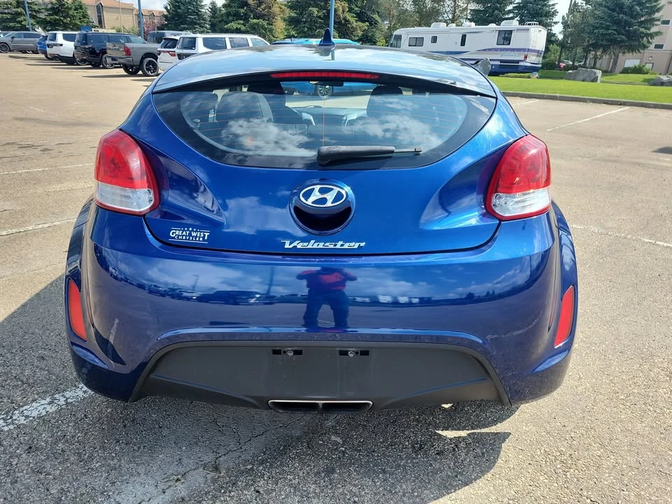 2016 Hyundai Veloster - Image 7 of 19