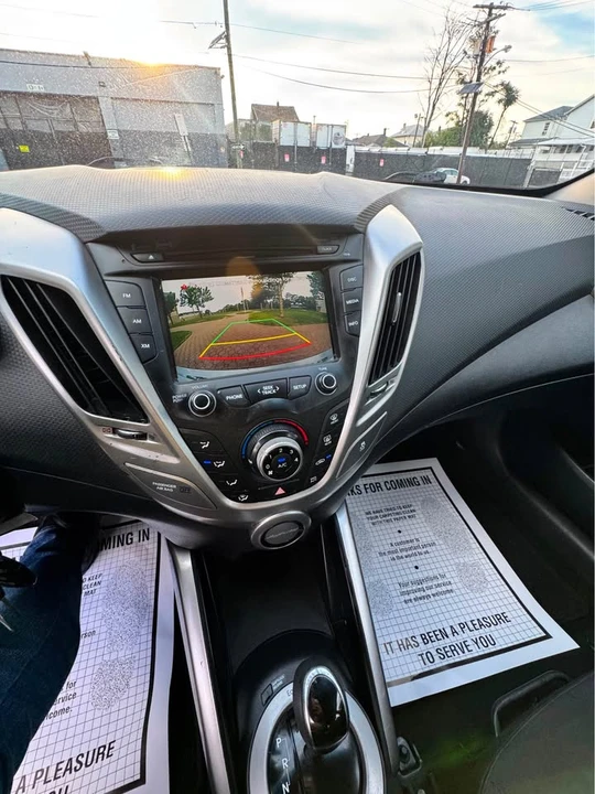 2016 Hyundai Veloster - Image 7 of 12