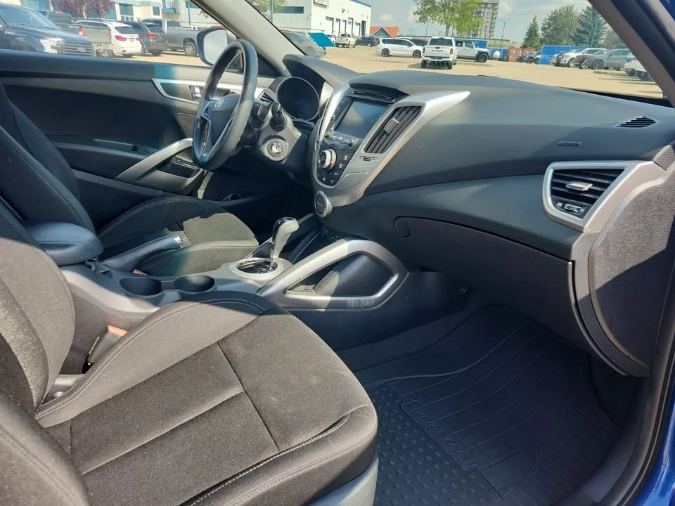 2016 Hyundai Veloster - Image 11 of 19