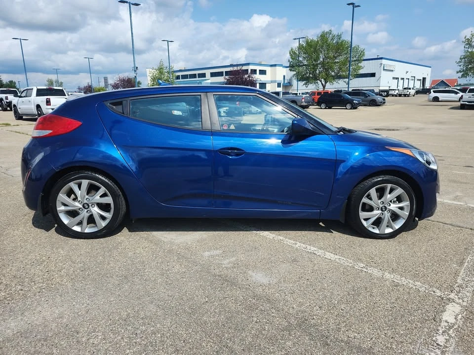 2016 Hyundai Veloster - Image 10 of 19