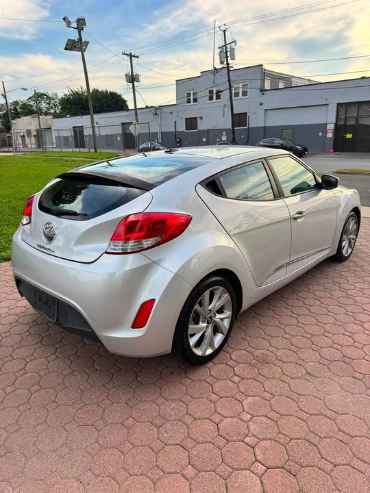 2016 Hyundai Veloster - Image 5 of 12