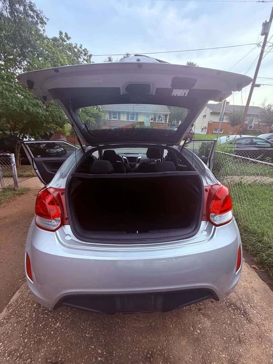 2016 Hyundai Veloster - Image 7 of 20