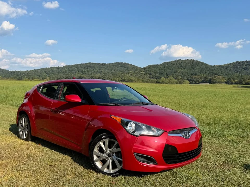 2016 Hyundai Veloster - Image 2 of 8
