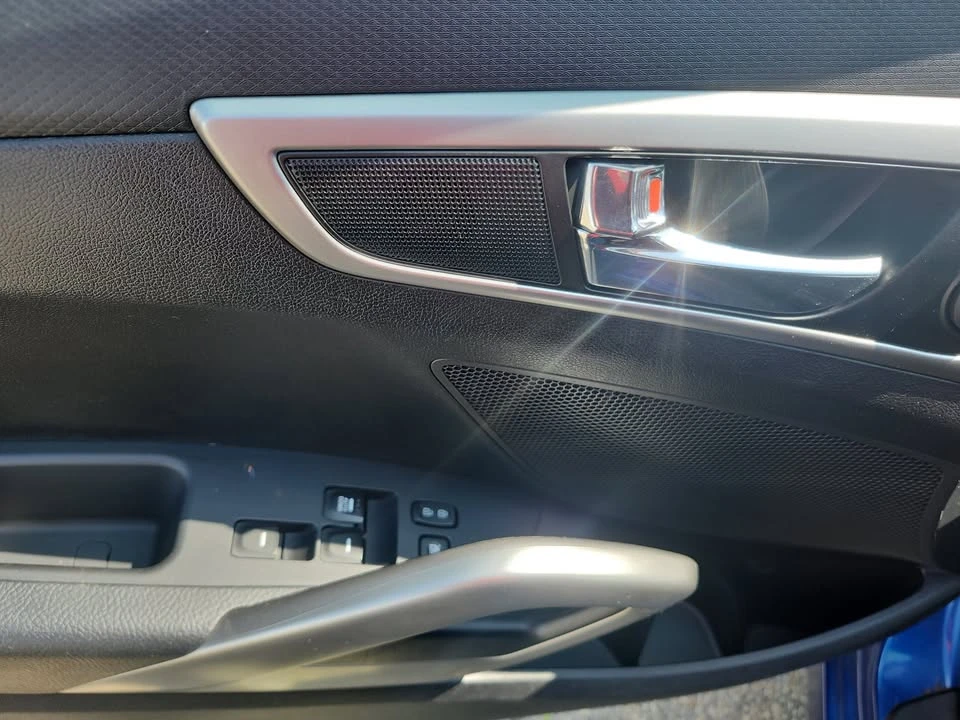 2016 Hyundai Veloster - Image 15 of 19