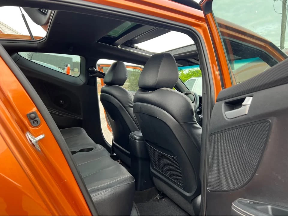 2016 Hyundai Veloster - Image 11 of 17