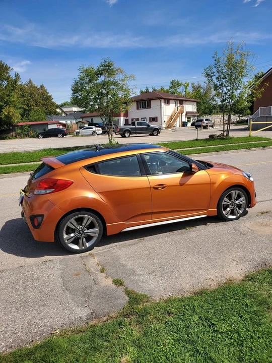 2016 Hyundai Veloster - Image 10 of 15