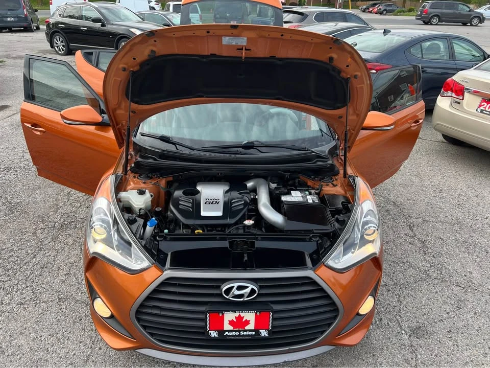 2016 Hyundai Veloster - Image 16 of 17