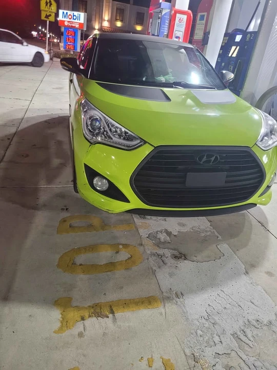 2016 Hyundai Veloster - Image 2 of 4