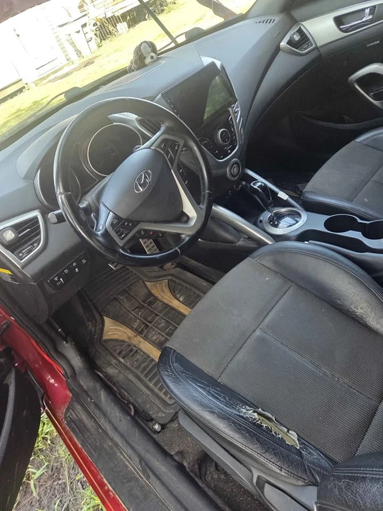2016 Hyundai Veloster - Image 6 of 11