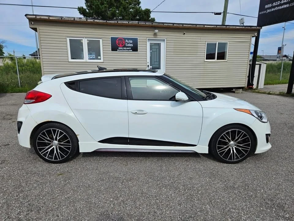 2016 Hyundai Veloster - Image 10 of 20