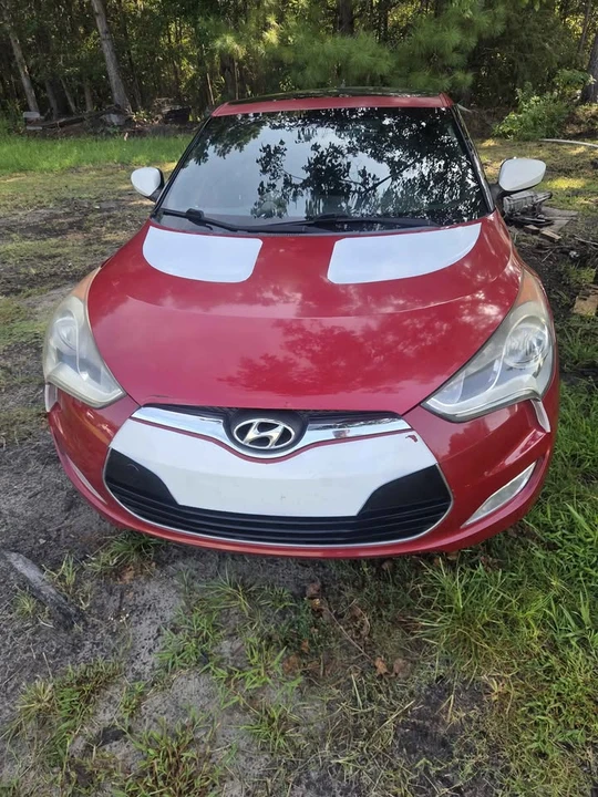 2016 Hyundai Veloster - Image 2 of 11