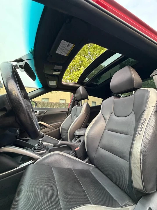 2016 Hyundai Veloster - Image 10 of 10