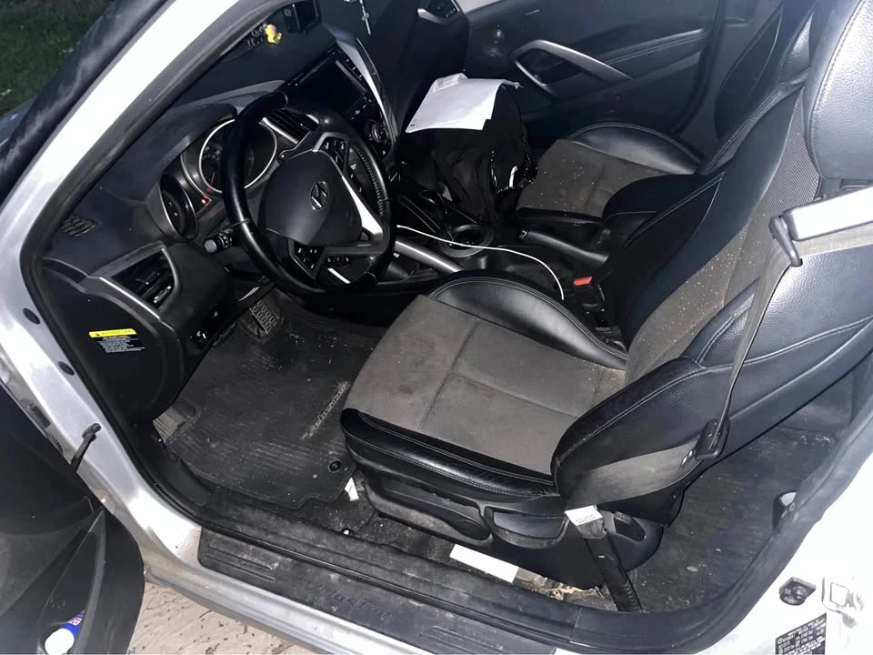 2016 Hyundai Veloster - Image 7 of 12
