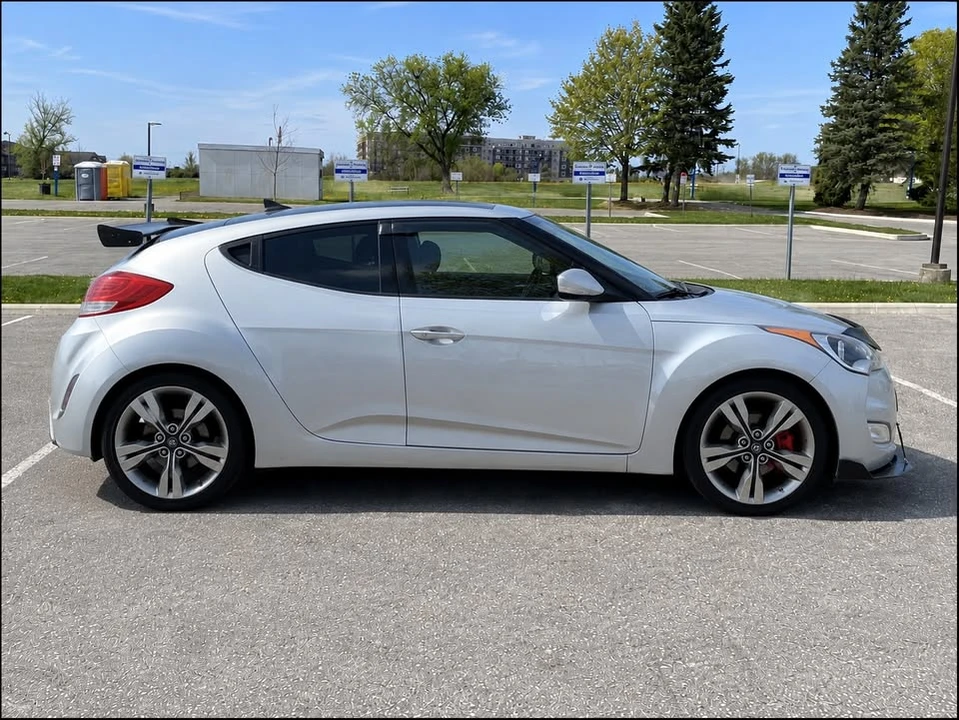 2016 Hyundai Veloster - Image 6 of 9