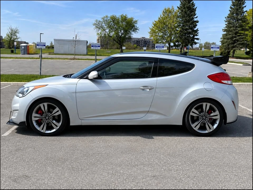 2016 Hyundai Veloster - Image 7 of 9