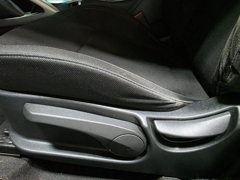 2016 Hyundai Veloster - Image 17 of 20