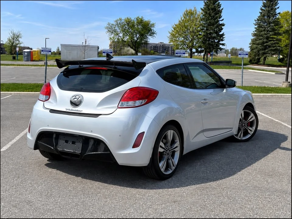 2016 Hyundai Veloster - Image 2 of 9