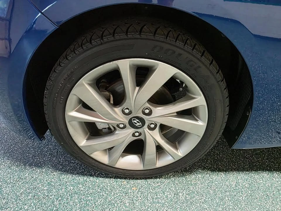 2016 Hyundai Veloster - Image 12 of 20