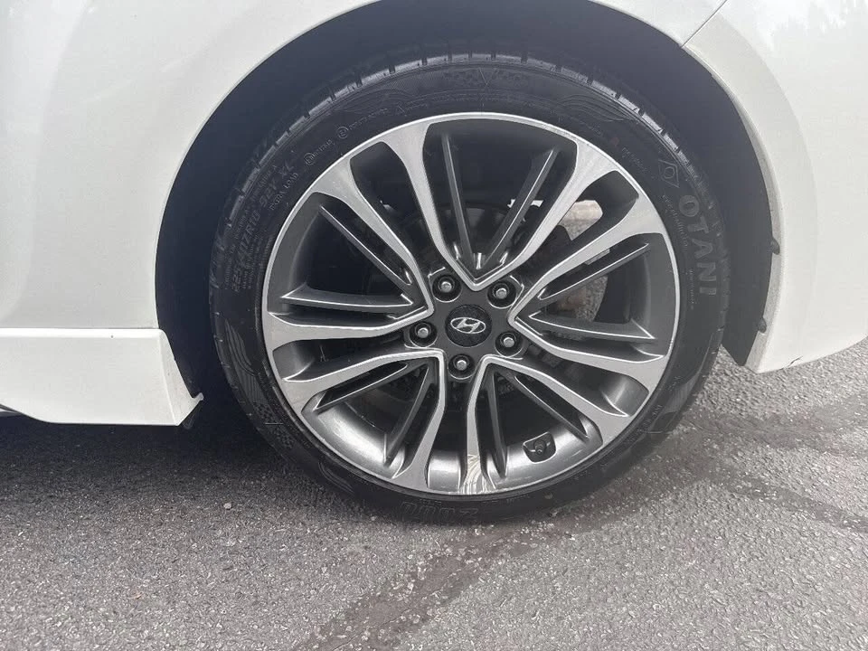 2016 Hyundai Veloster - Image 7 of 14