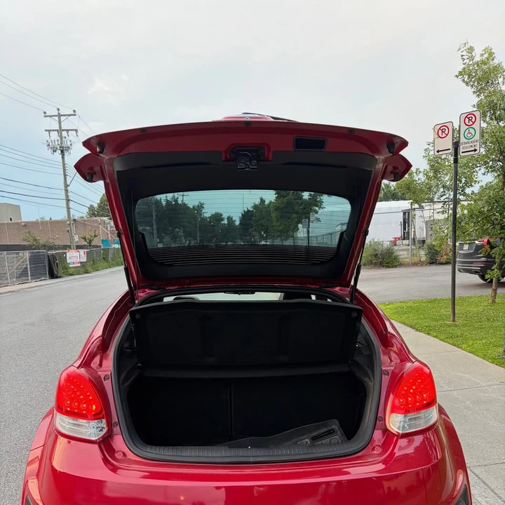 2016 Hyundai Veloster - Image 8 of 10